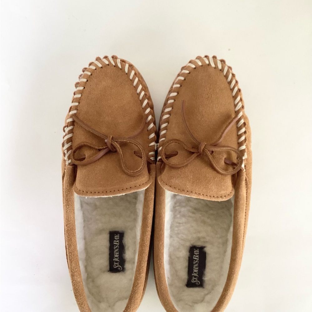St. John's Bay Moccasins Tan Suede Hard Sole Faux Fur Lined